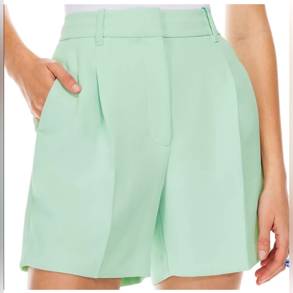 Aritzia Wilfred Effortless 5” shorts subtle mint sz 4